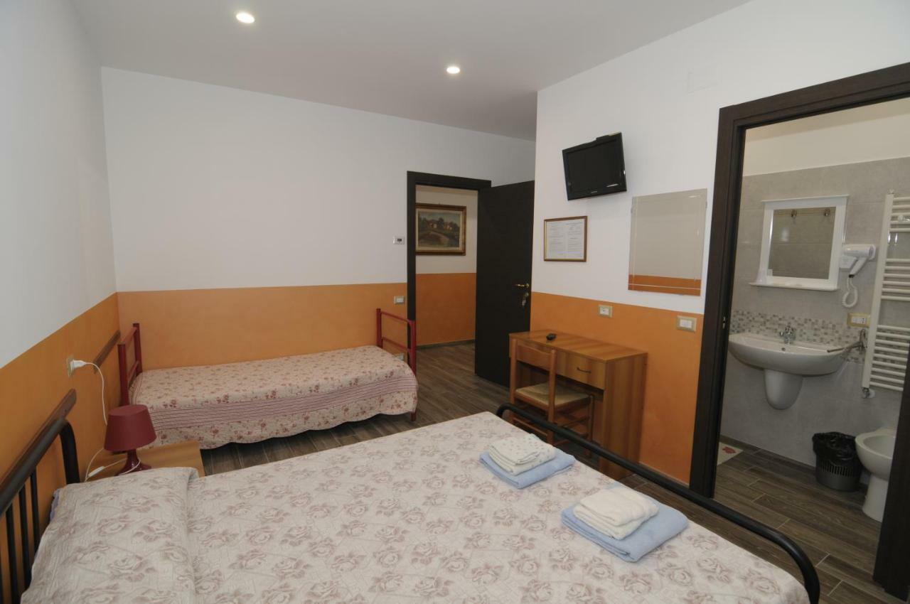 מונטלה Azienda Agrituristica Pericle מראה חיצוני תמונה