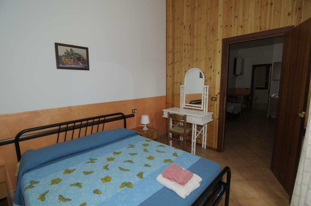 מונטלה Azienda Agrituristica Pericle מראה חיצוני תמונה